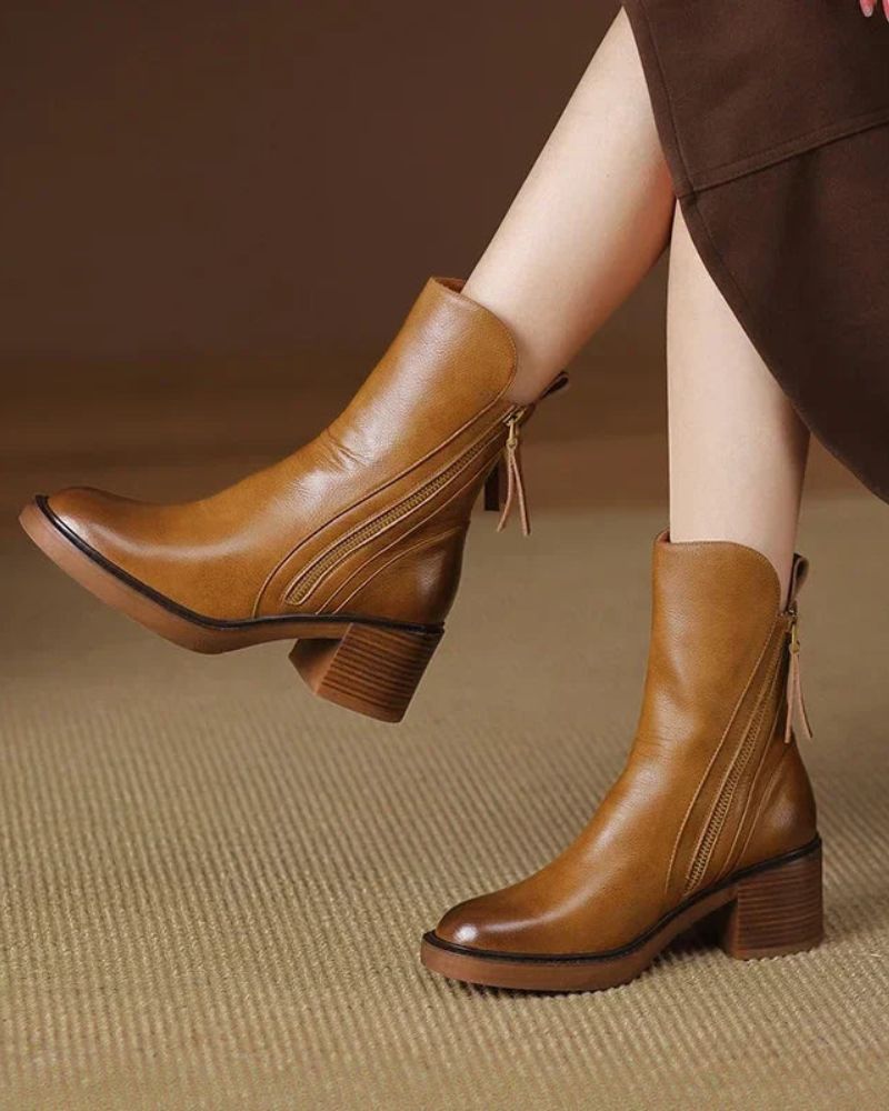 Belle| Black leather ankle boots with comfortable heel