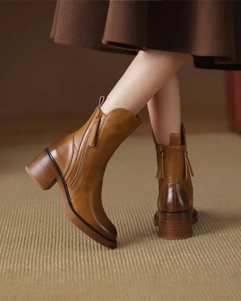 Belle| Black leather ankle boots with comfortable heel